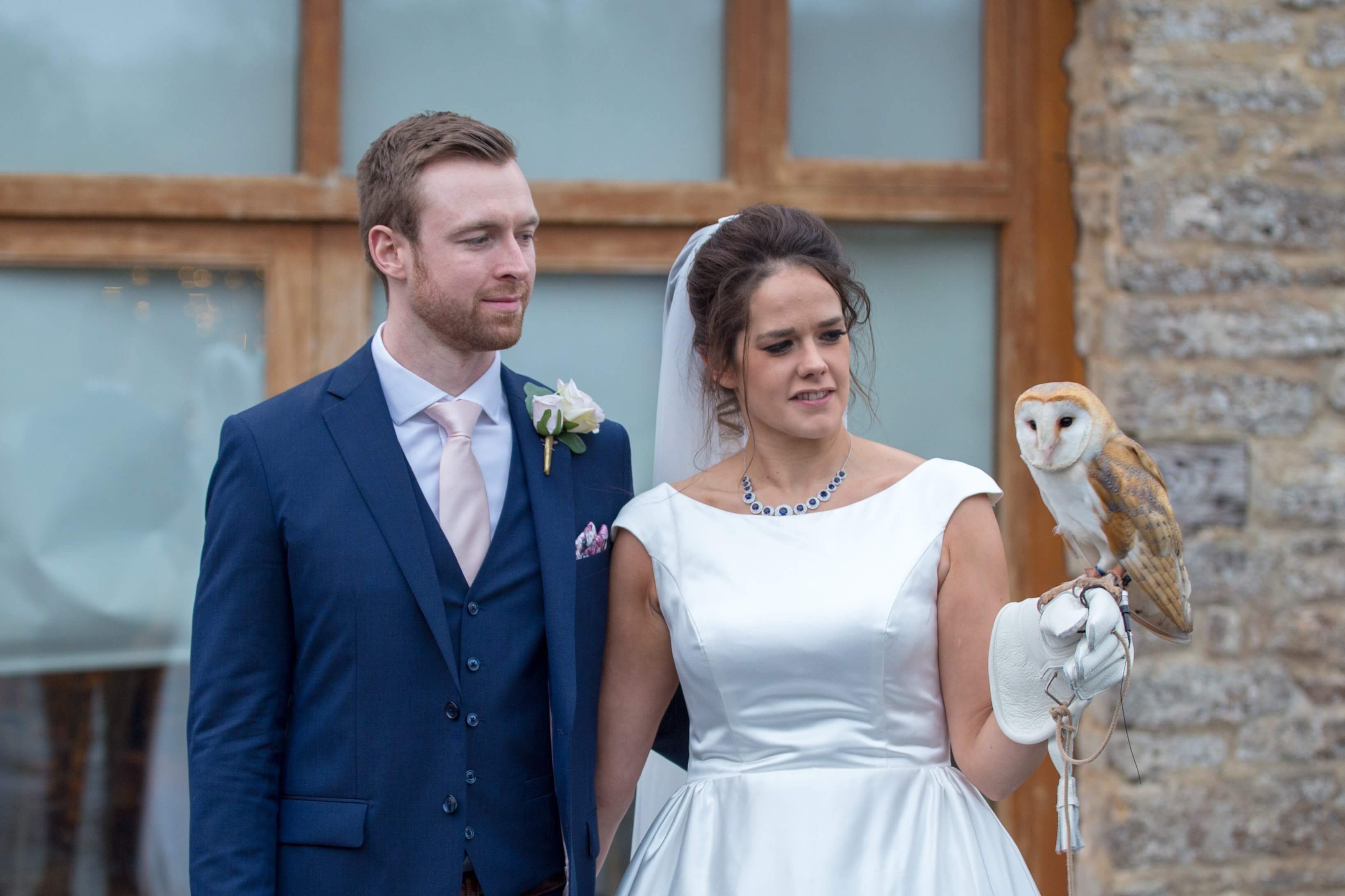 http://www.townandcountryfalconry.co.uk/wp-content/uploads/2018/01/Keates-wedding.jpg